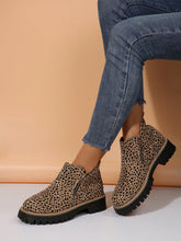 Donna β Leopard Womenβs Ankle Boots