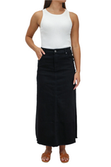 Giovanna – Elegant Women’s Winter Skirt with Timeless Style