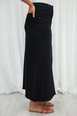 Giovanna – Elegant Women’s Winter Skirt with Timeless Style