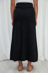 Giovanna – Elegant Women’s Winter Skirt with Timeless Style