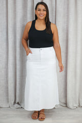 Giovanna – Elegant Women’s Winter Skirt with Timeless Style