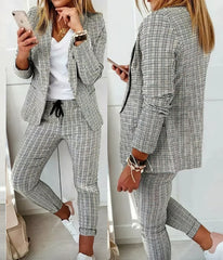 Giulia – Elegant Women's Business Suit