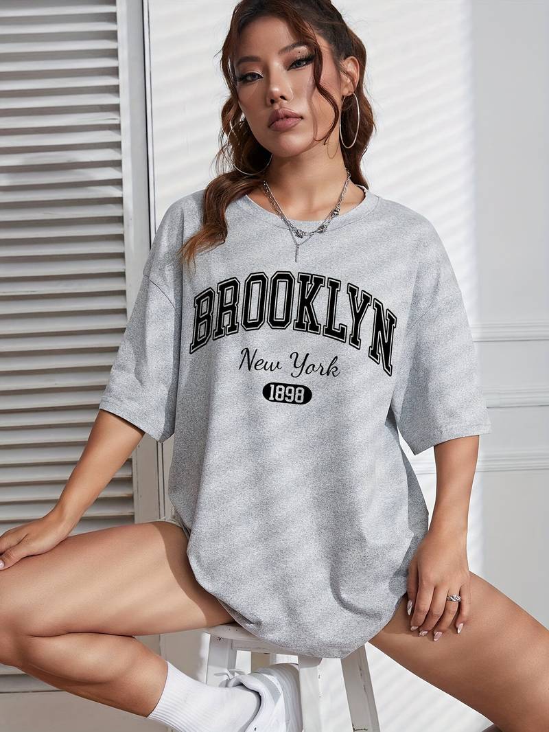 Savannah - Stylish Crew Neck T-Shirt with Brooklyn Print