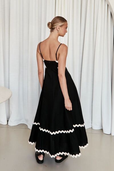 Madison – Sculpted Design Women’s Dress