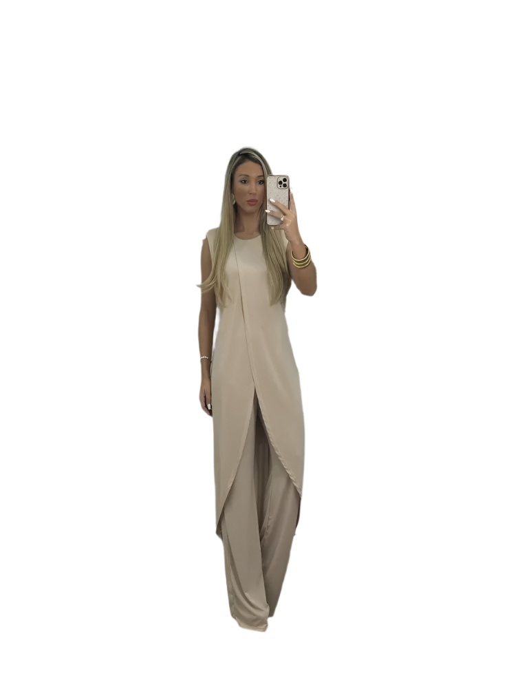 Sarah – Elegant Women's Top and Matching Trousers Twin Set