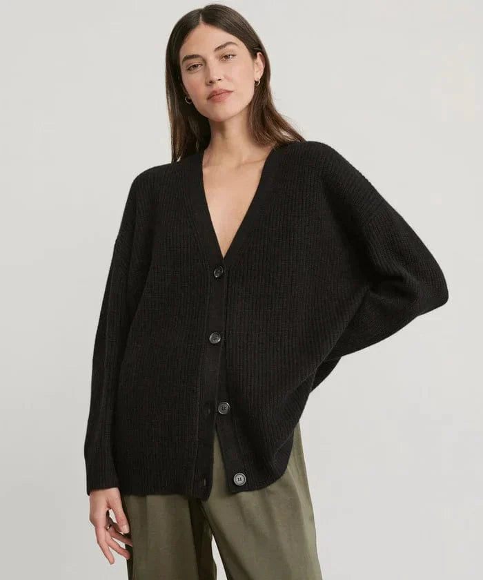 Giulia – Women’s Slim-Fit Cardigan
