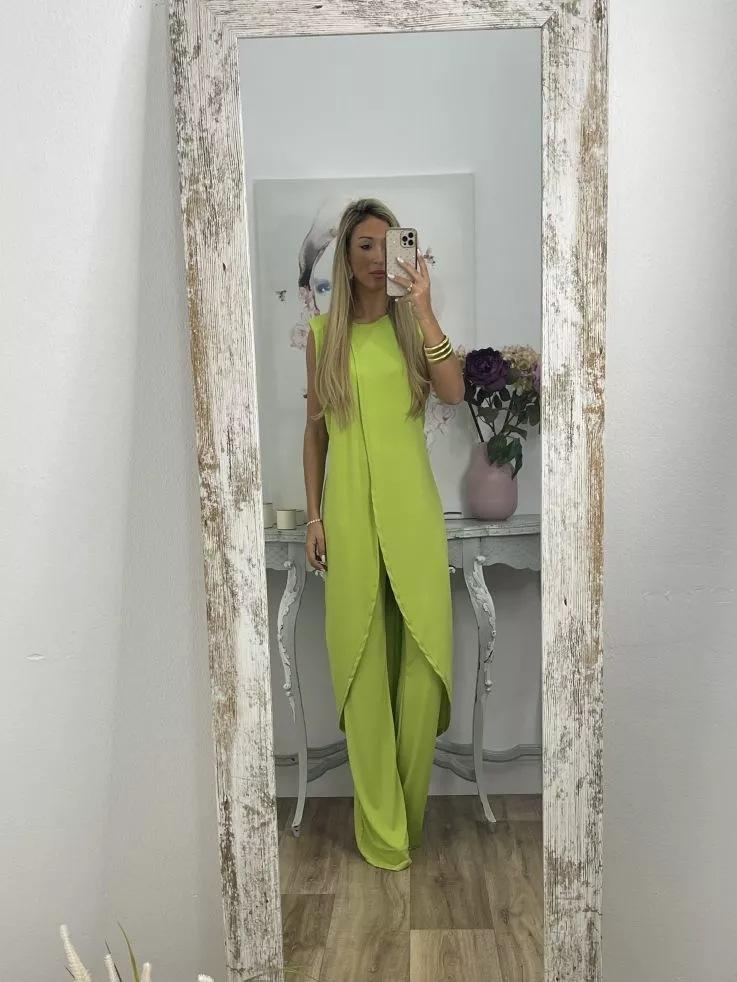 Sarah – Elegant Women's Top and Matching Trousers Twin Set