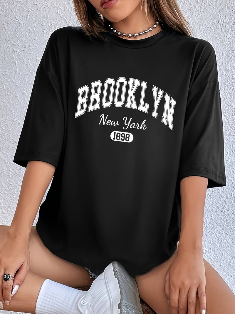 Savannah - Stylish Crew Neck T-Shirt with Brooklyn Print