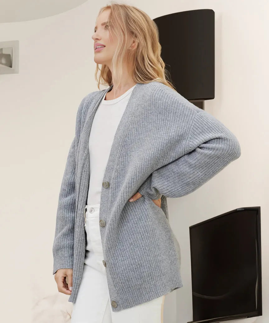 Isabella – Cozy Women’s Autumn Cardigan