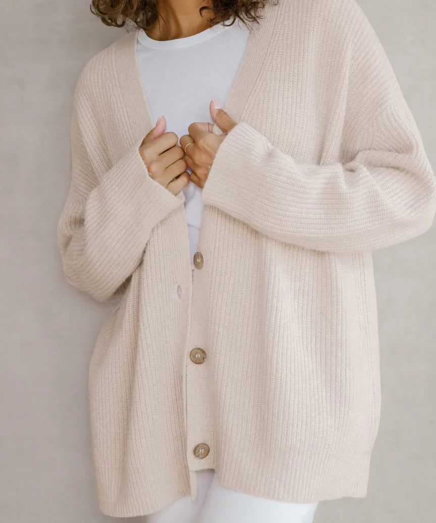 Isabella – Cozy Women’s Autumn Cardigan