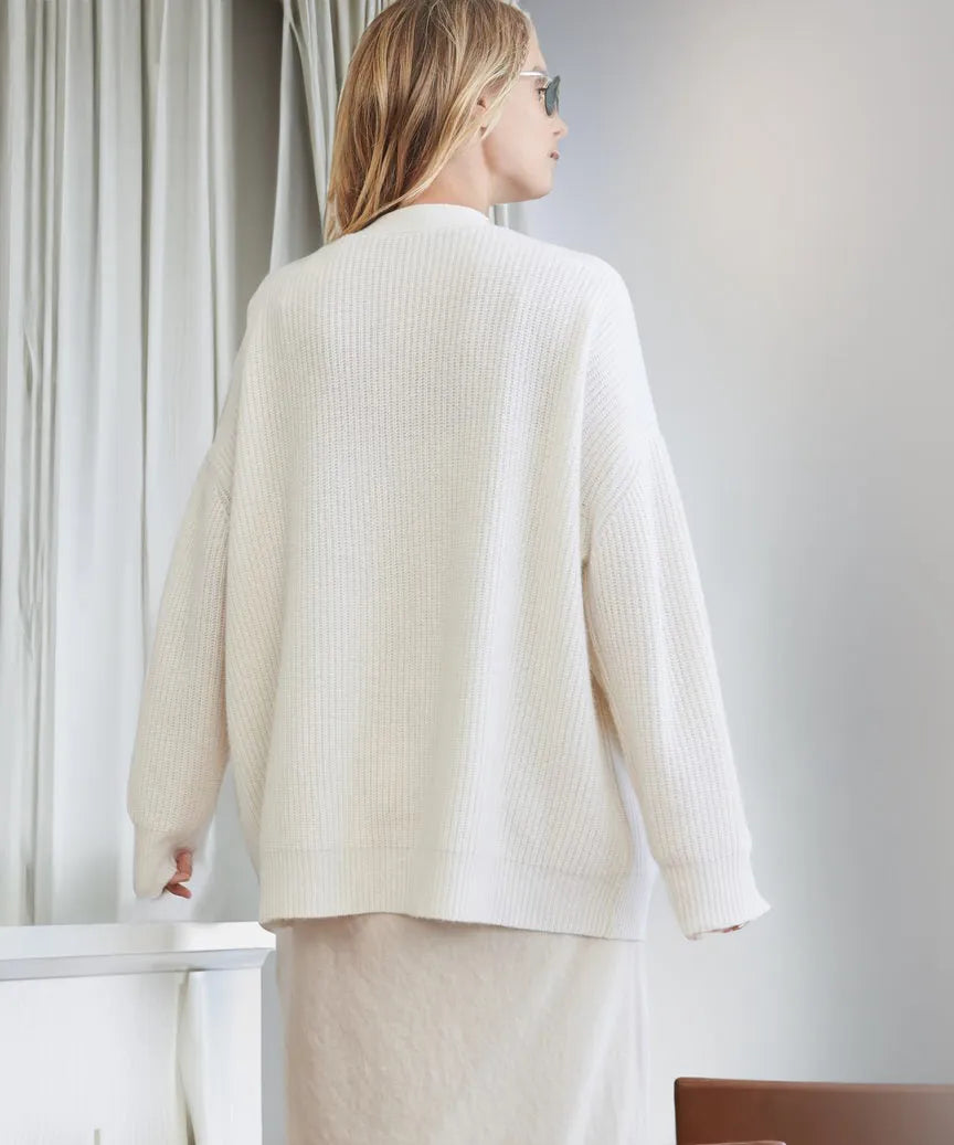 Isabella – Cozy Women’s Autumn Cardigan