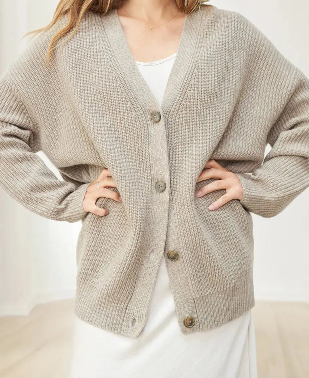 Isabella – Cozy Women’s Autumn Cardigan