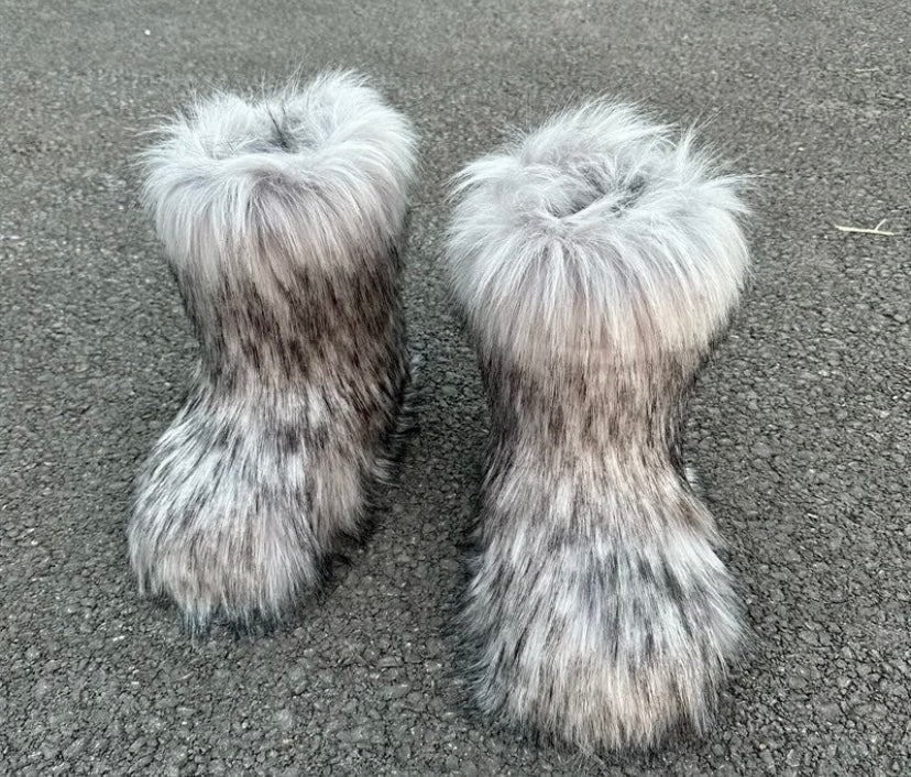 Evelina – Cozy Fluffy Women’s Fur Boots