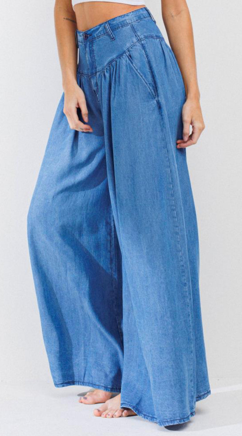 Clara – High-Waisted Women’s Wide-Leg Trousers