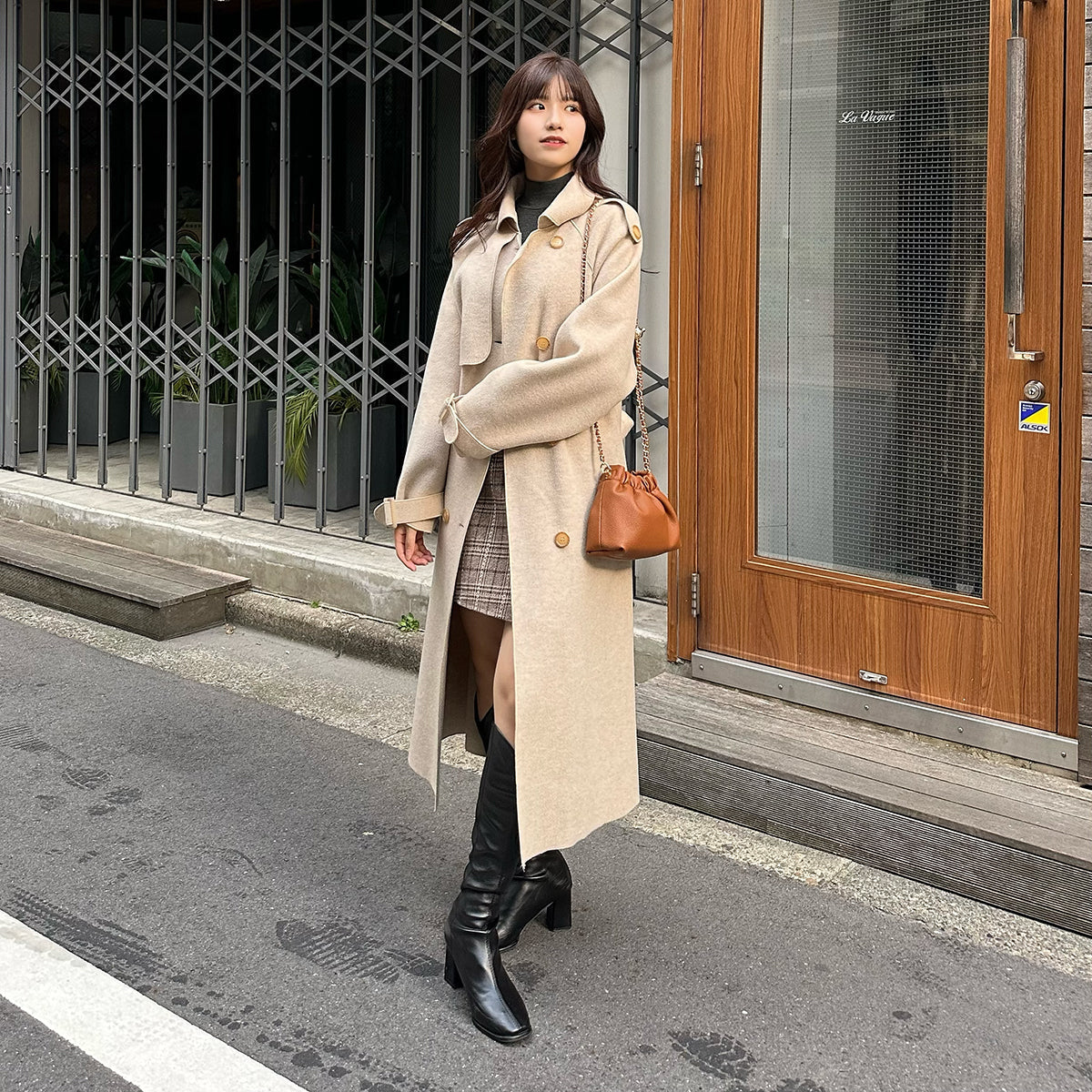Giulia – Women’s Double-Breasted Template Collar Coat