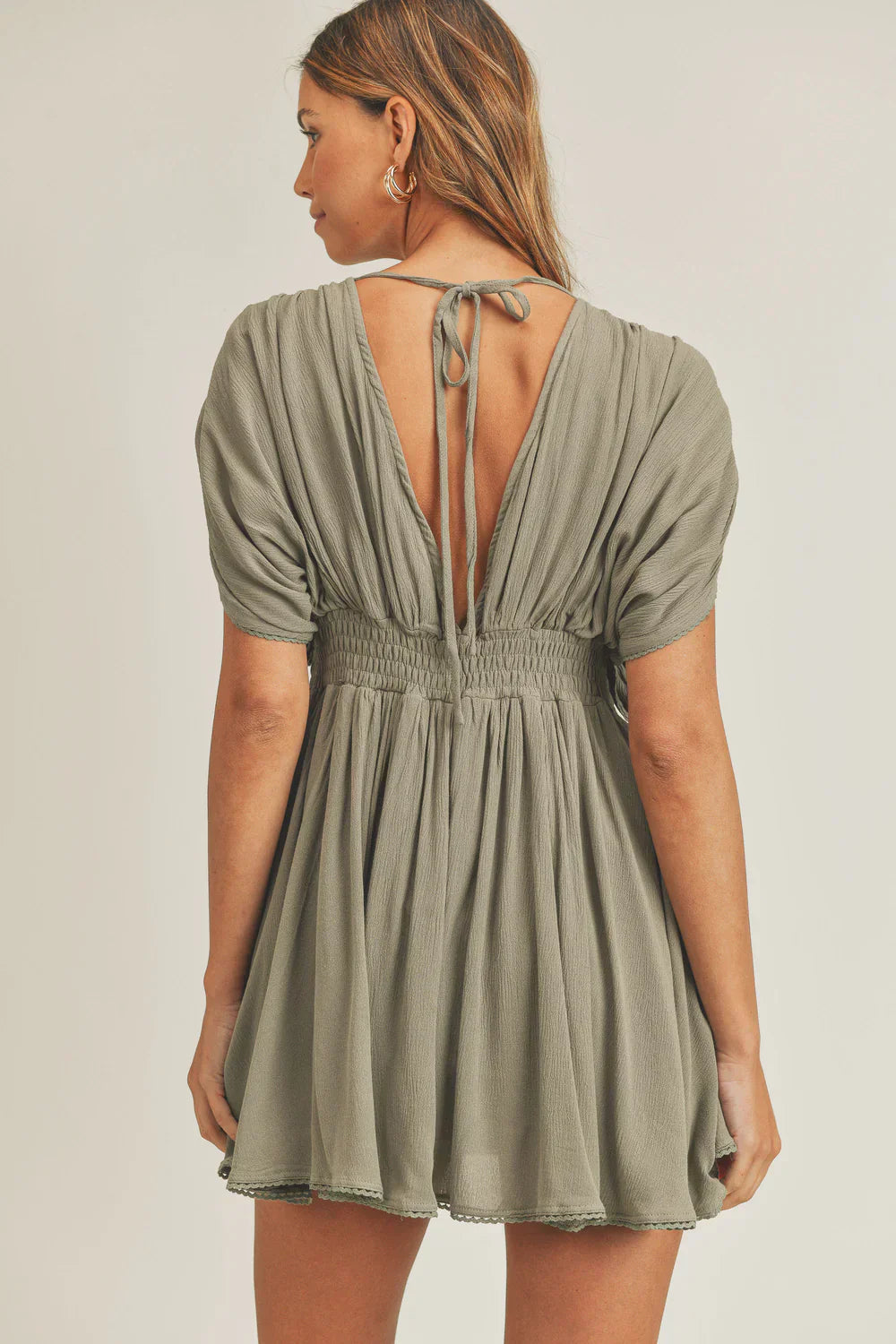 Amara – Elegant Women’s Mini Romper