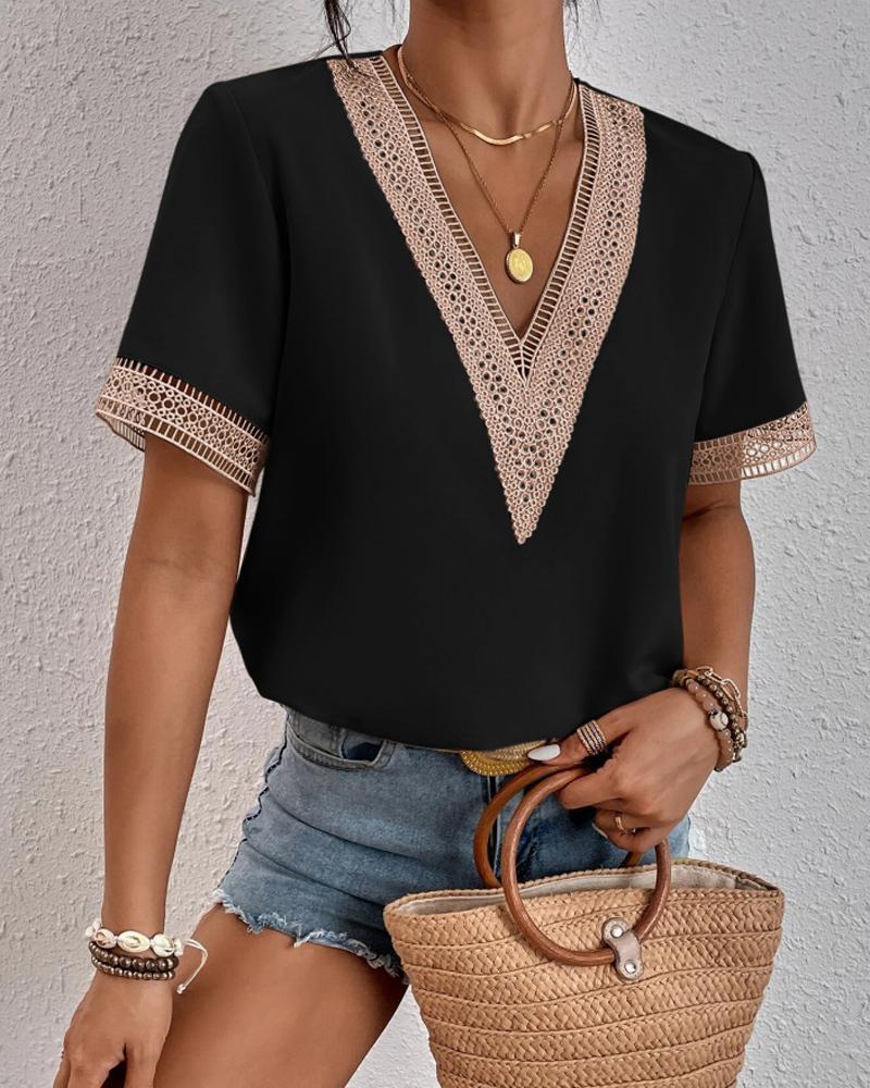 Rylee - Refined V-Neck Top