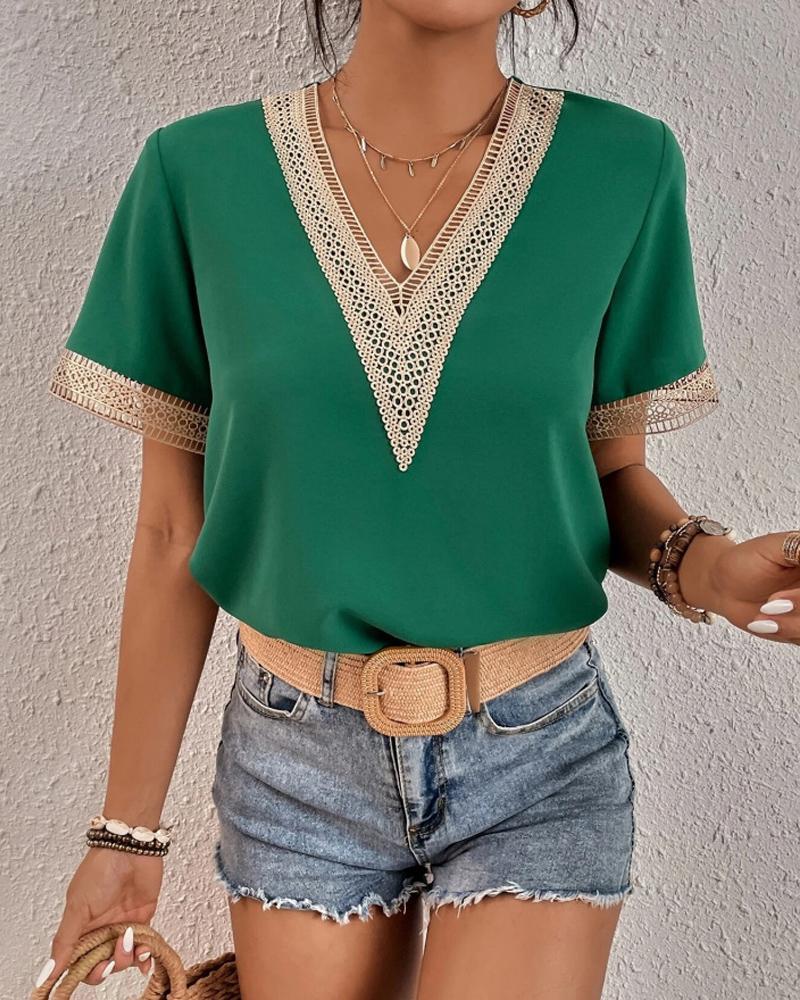 Rylee - Refined V-Neck Top