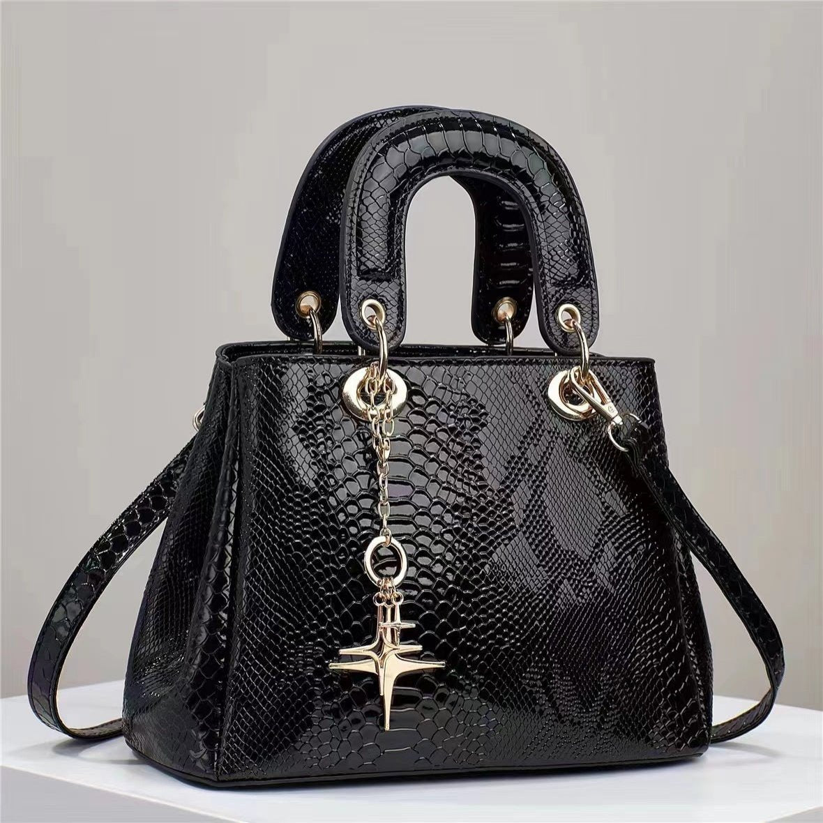 Alessia – Crocodile-Texture Shoulder Bag for Women