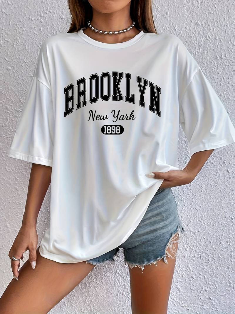 Savannah - Stylish Crew Neck T-Shirt with Brooklyn Print