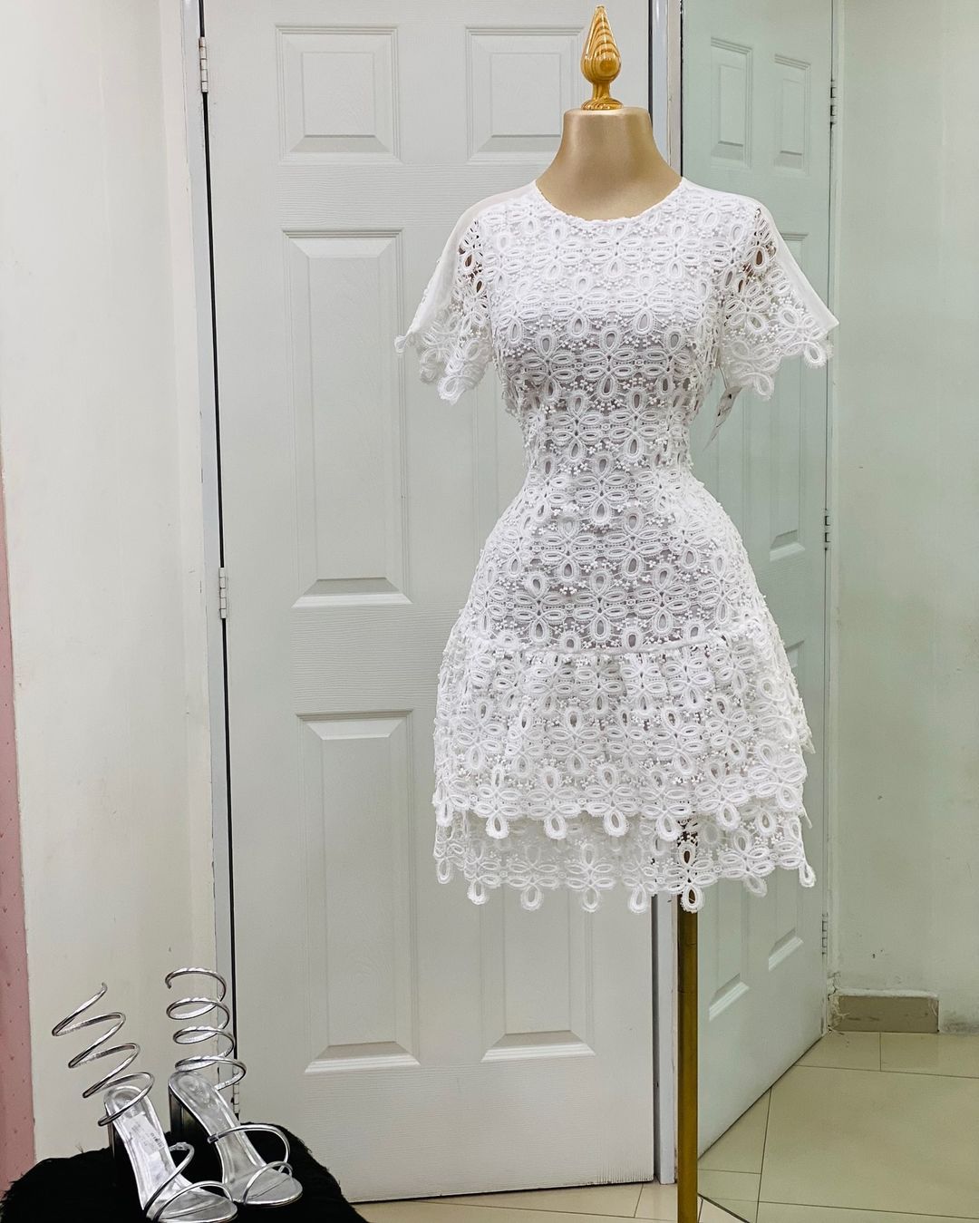 Livia – Elegant Lace-Detail Women’s White Dress