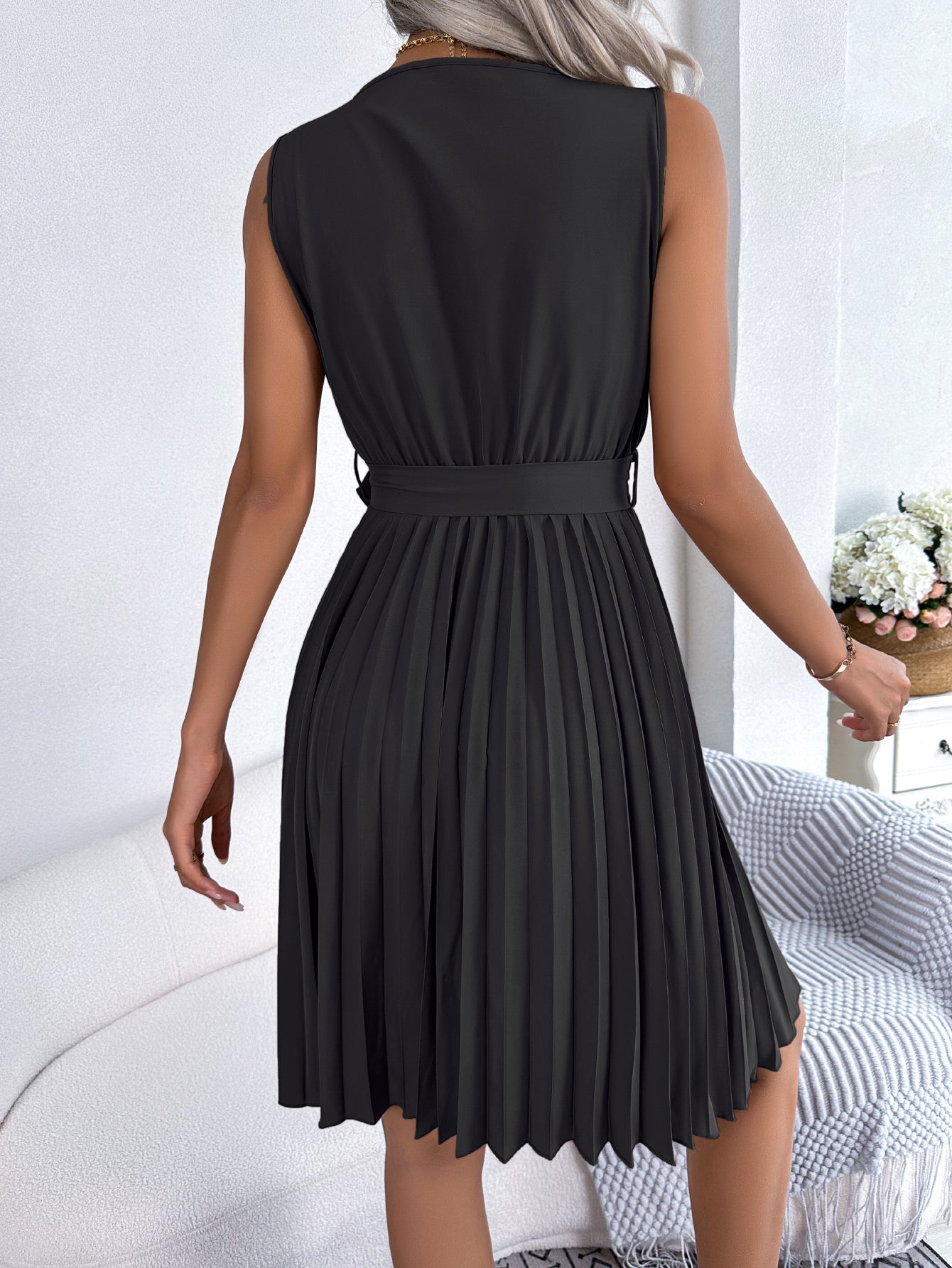 Luciana – Timeless Elegance Women’s Sleeveless Dress