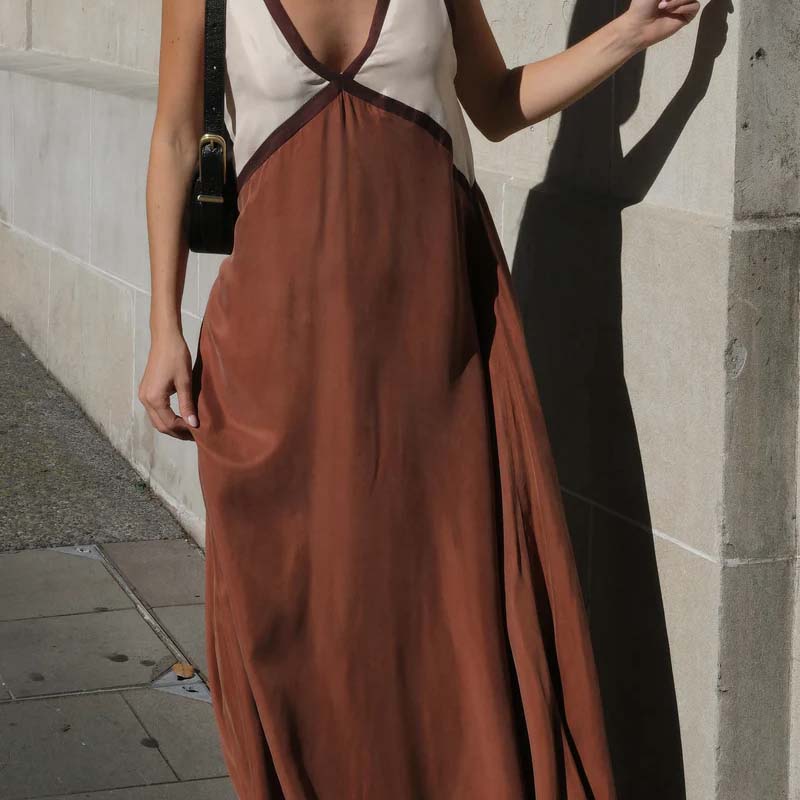 Elena – Elegant V-Neck Sleeveless Dress for Women